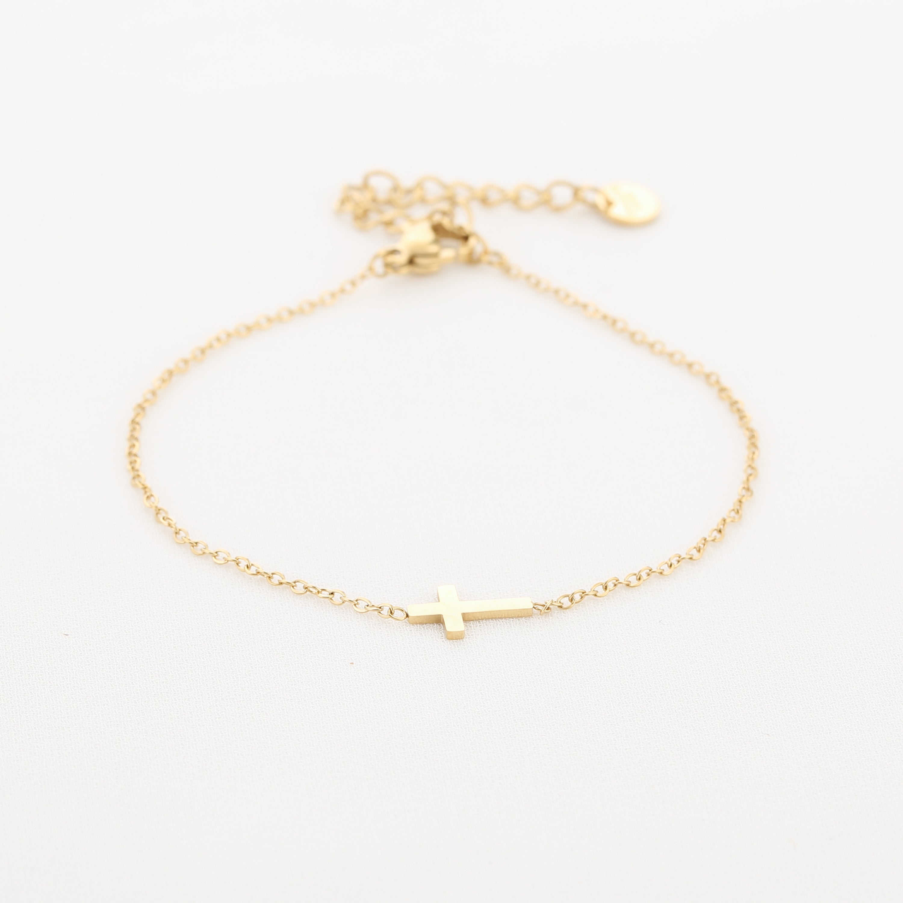 Armband met kruisje