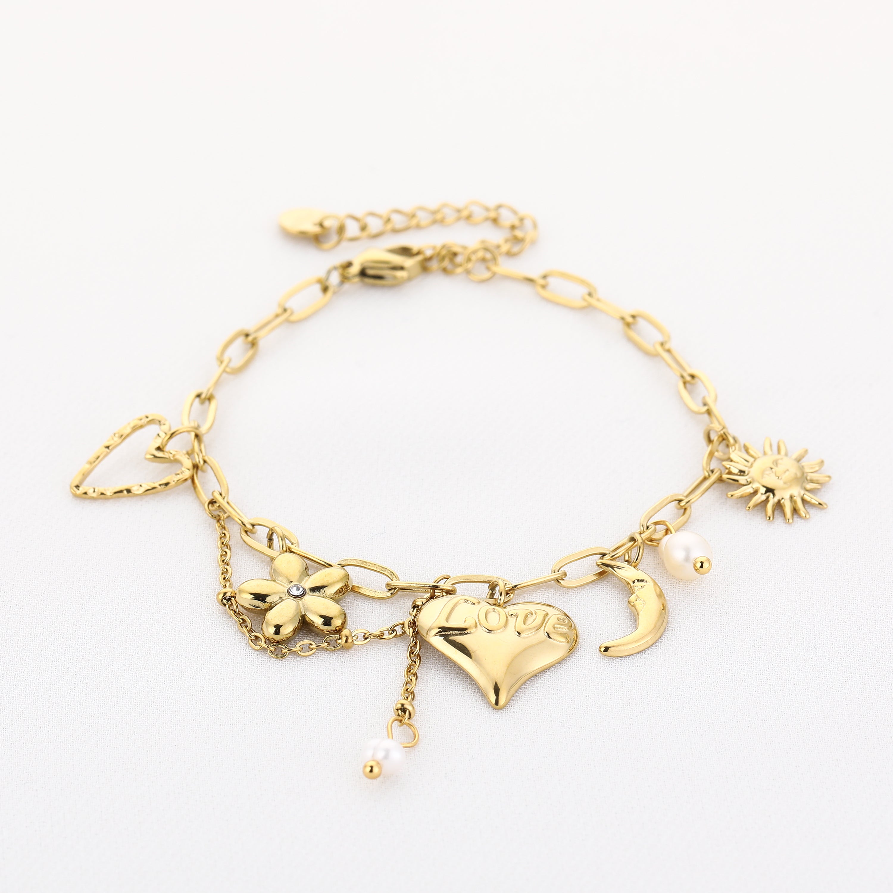 Bracelet à breloques avec cœurs et plus