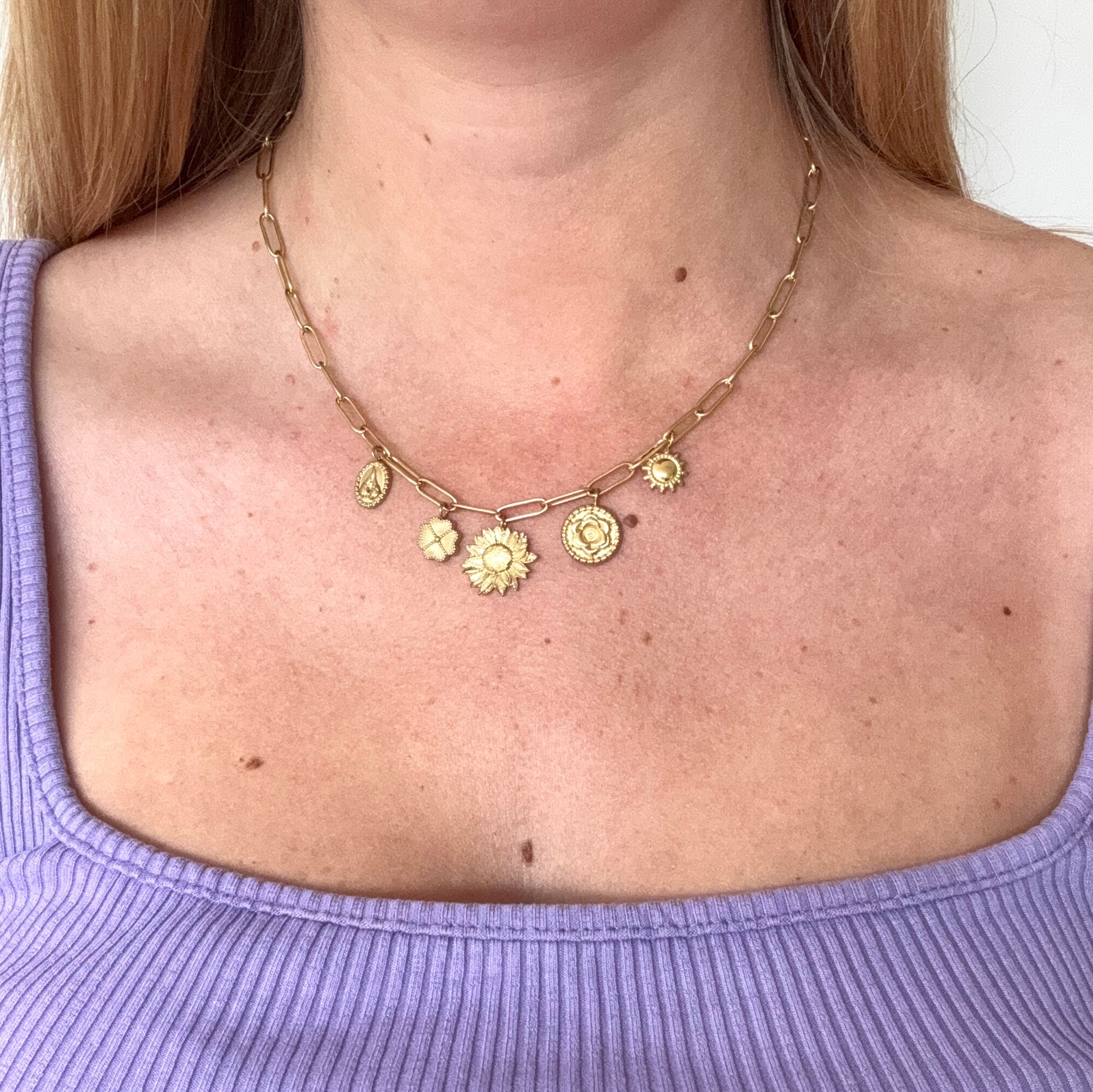 Bedelketting met bloemen