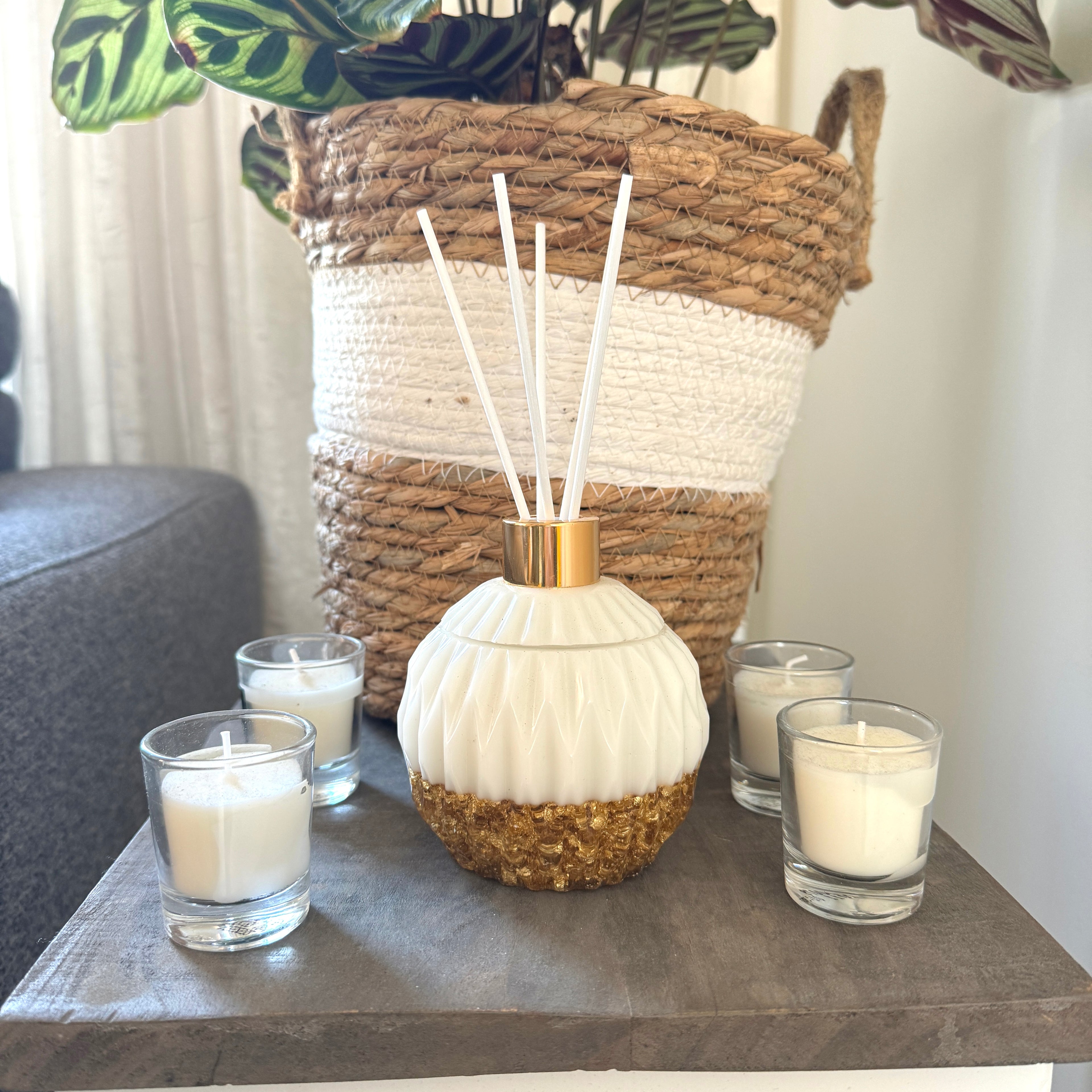 Wit met vlokken geurstokjeshouder