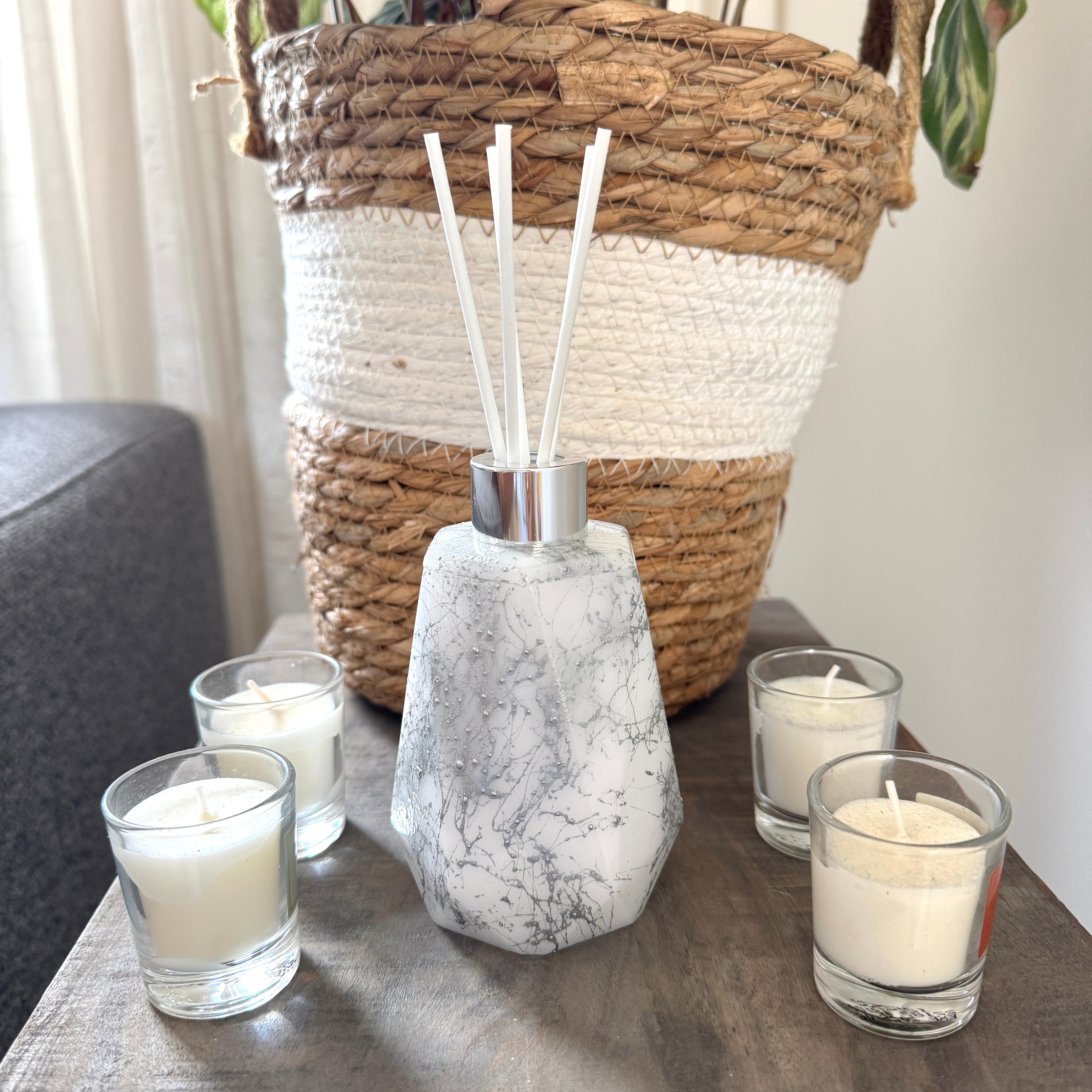 Geurstokjes houder zes-kant wit marmer look
