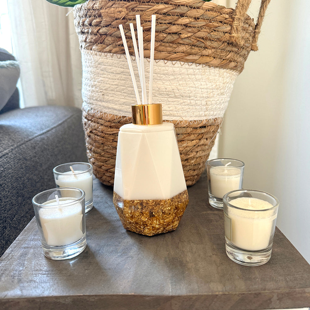 Geurstokjes houder zes-kant wit met vlokken