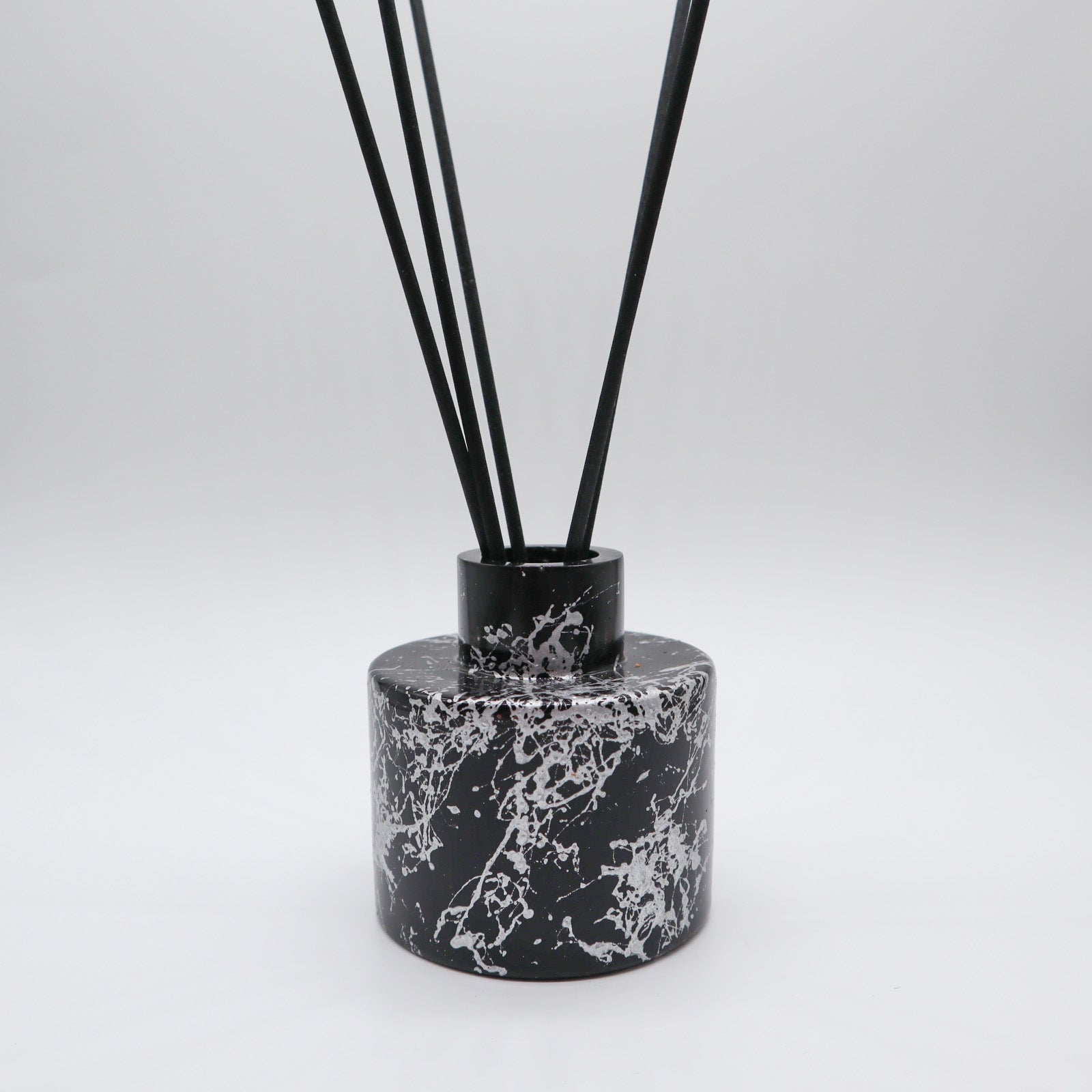 Geurstokjes houder klein rond zwart marmer