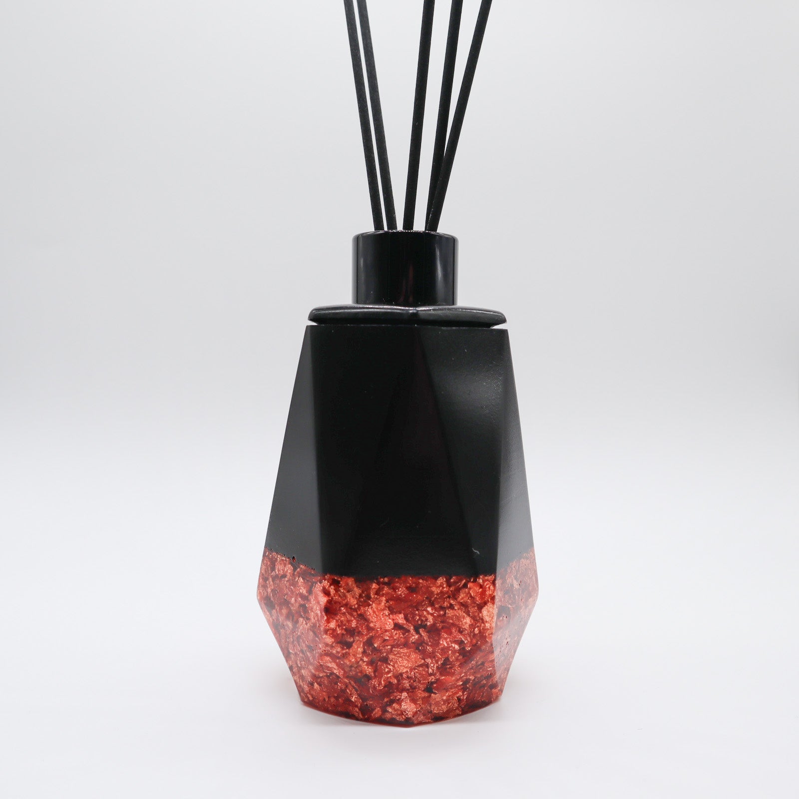 Geurstokjes houder zes-kant zwart met vlokken