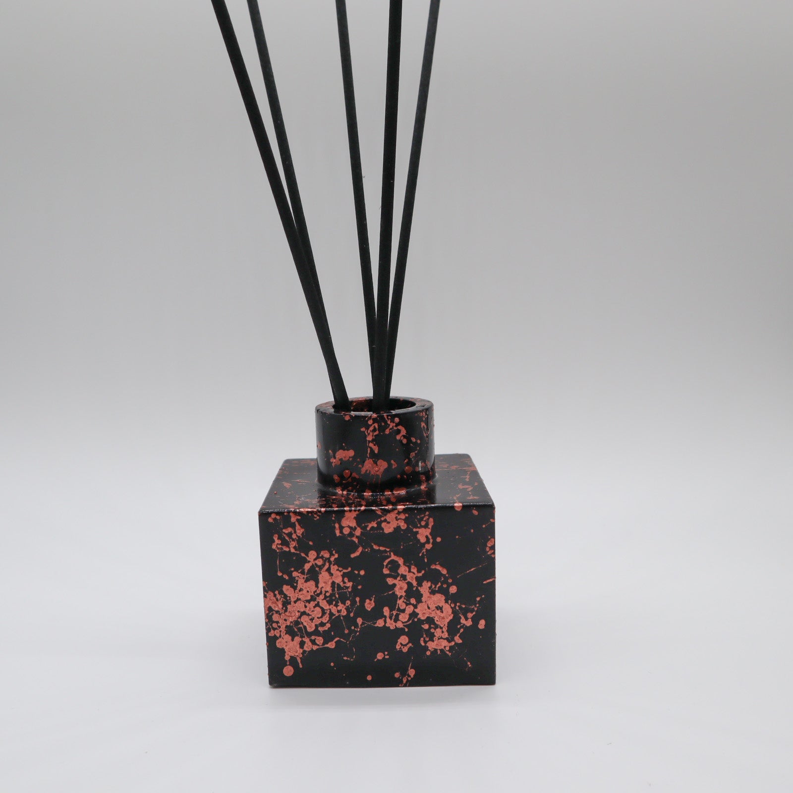 Geurstokjes houder klein vierkant zwart marmer goud