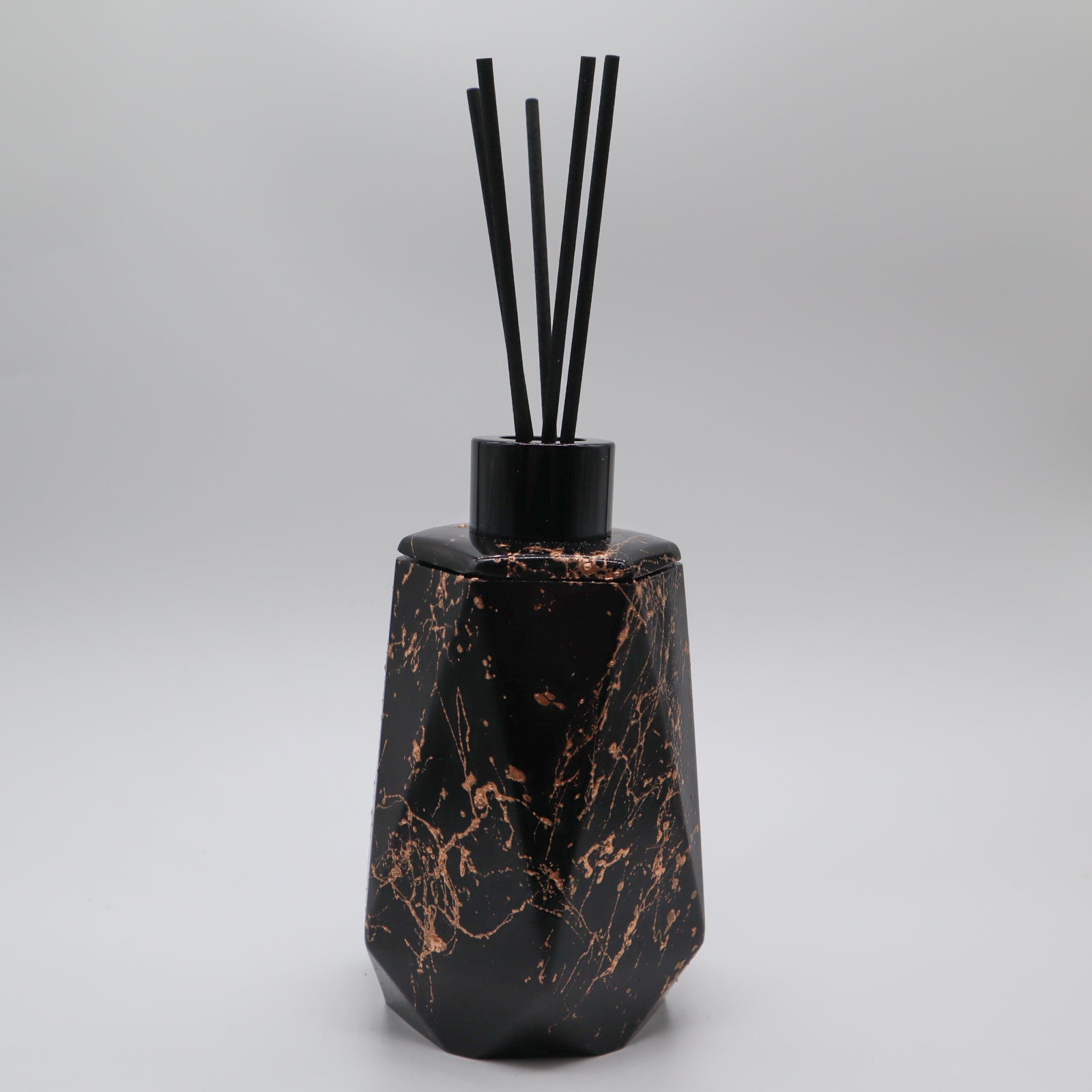 Geurstokjes houder zes-kant zwart marmer look
