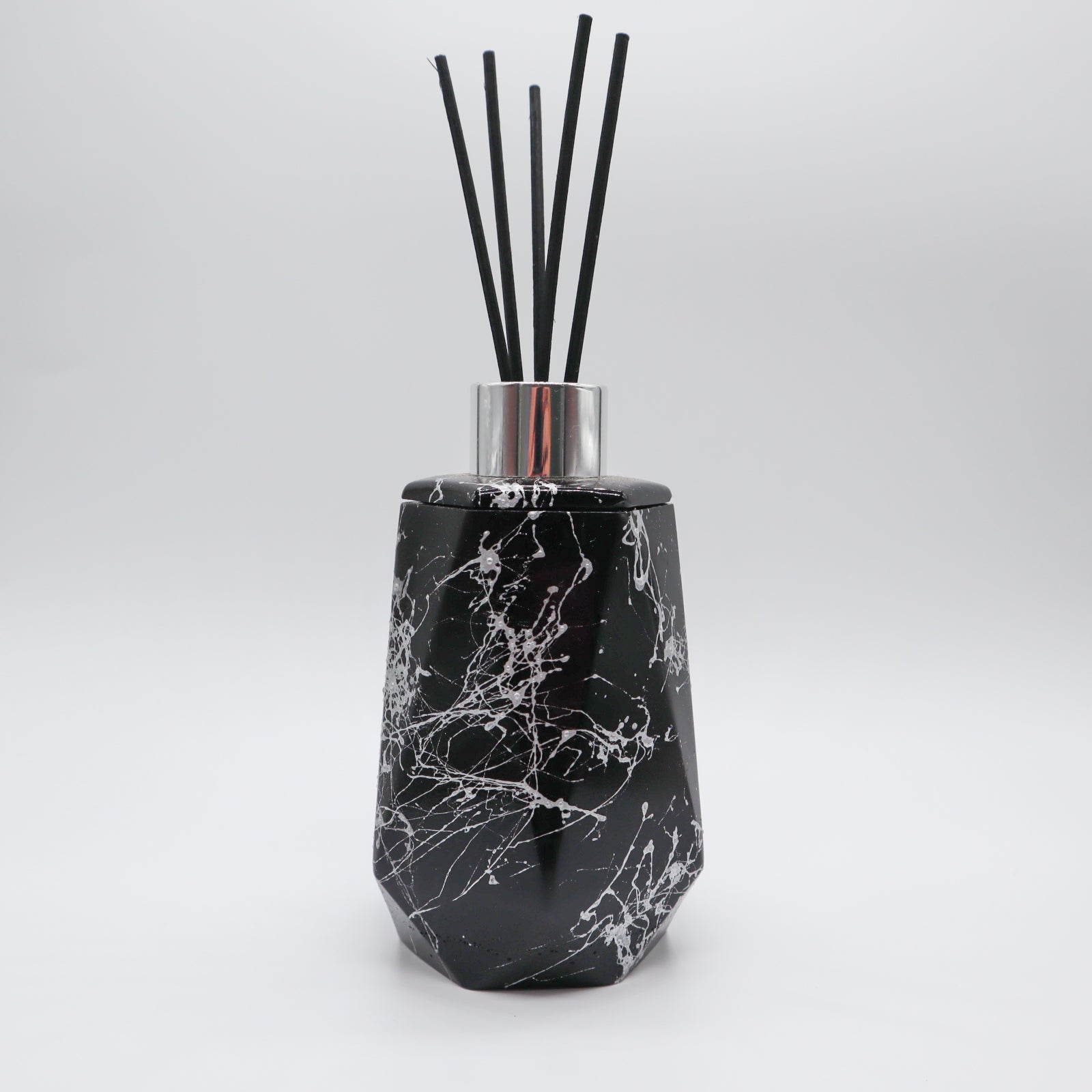 Geurstokjes houder zes-kant zwart marmer look