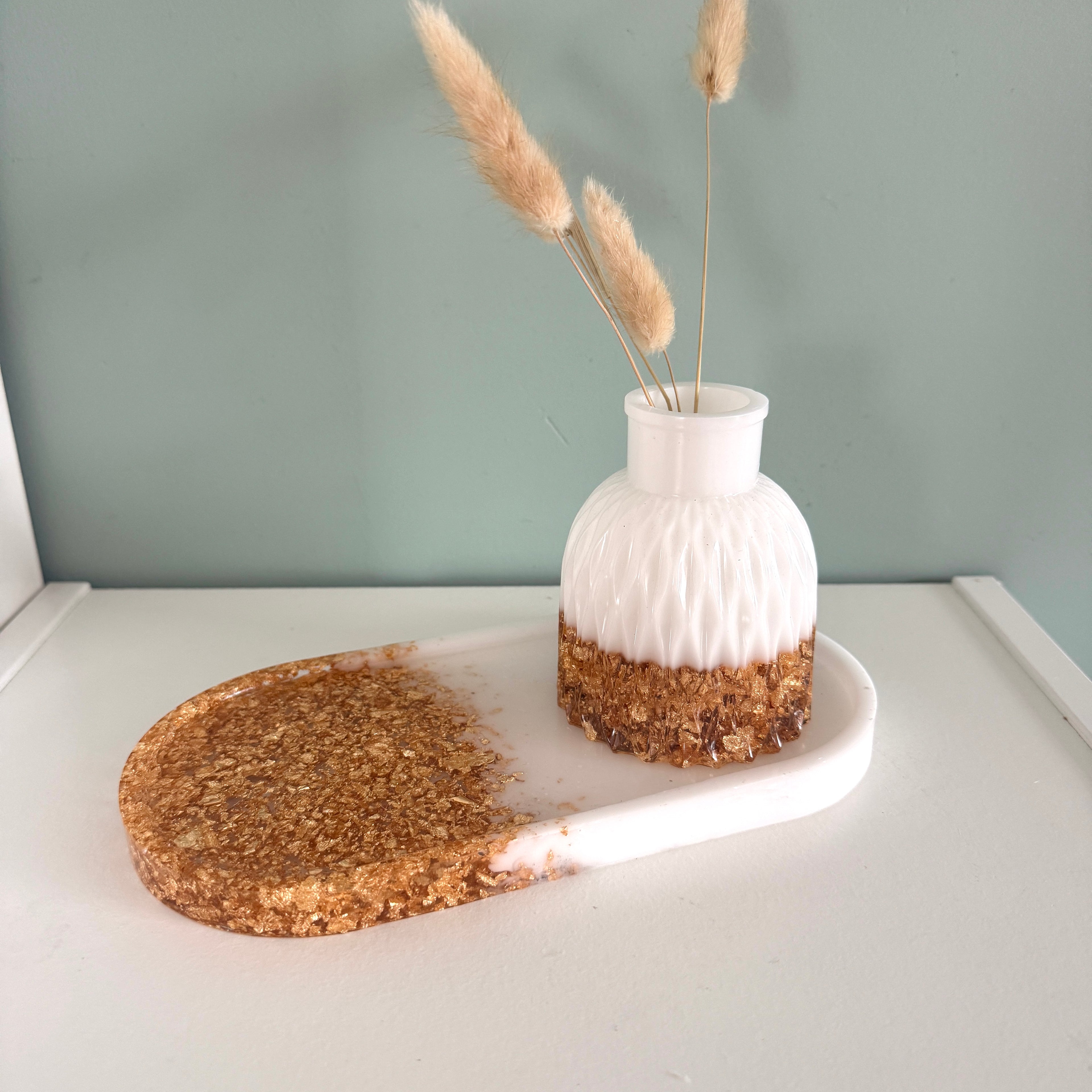 Vaas wit met vlokken