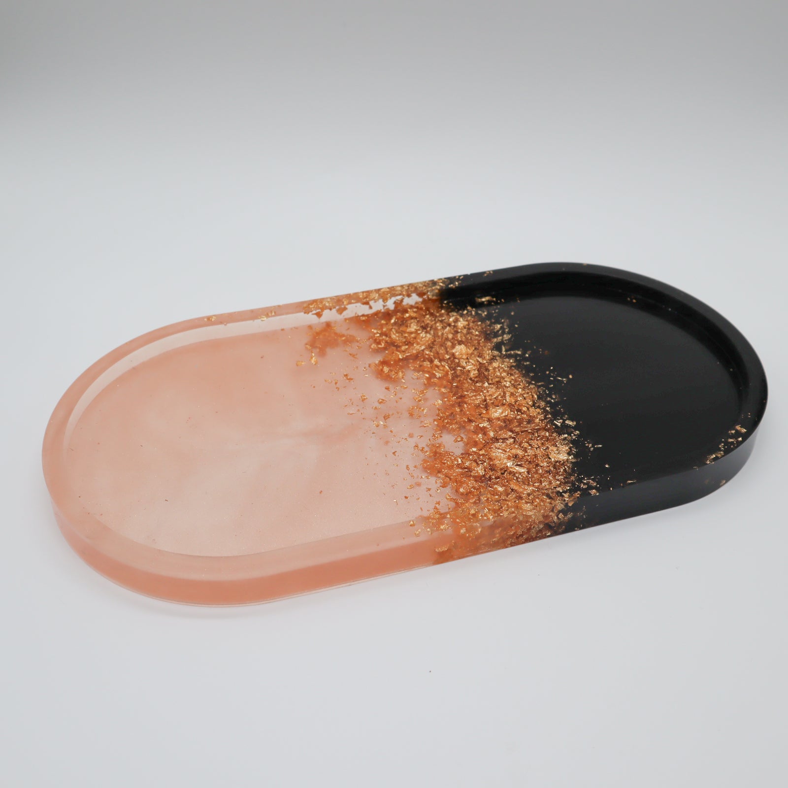 Große Platte in Schwarz, Champagner und Goldflocken