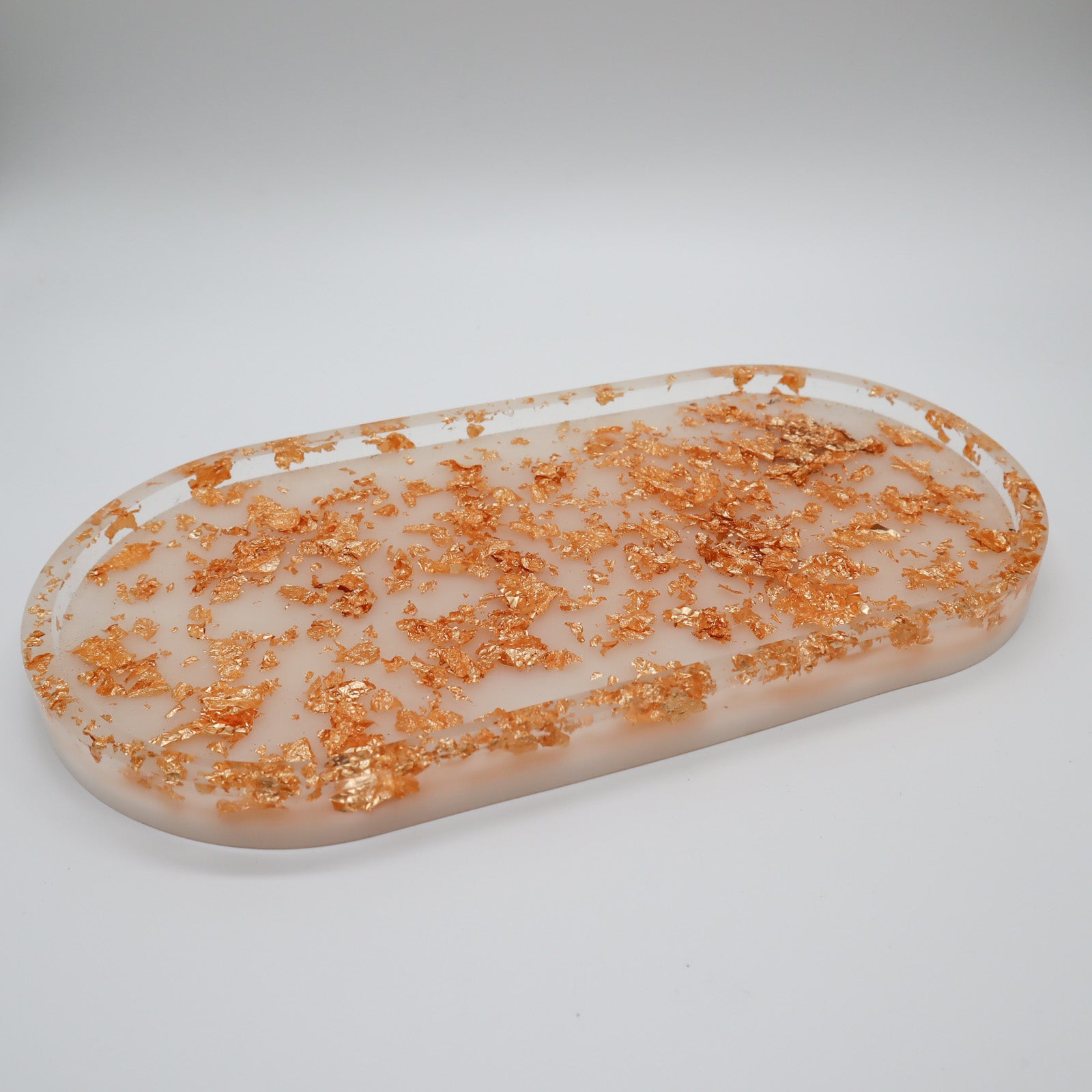 Großes weißes Tablett komplett abgeblättert