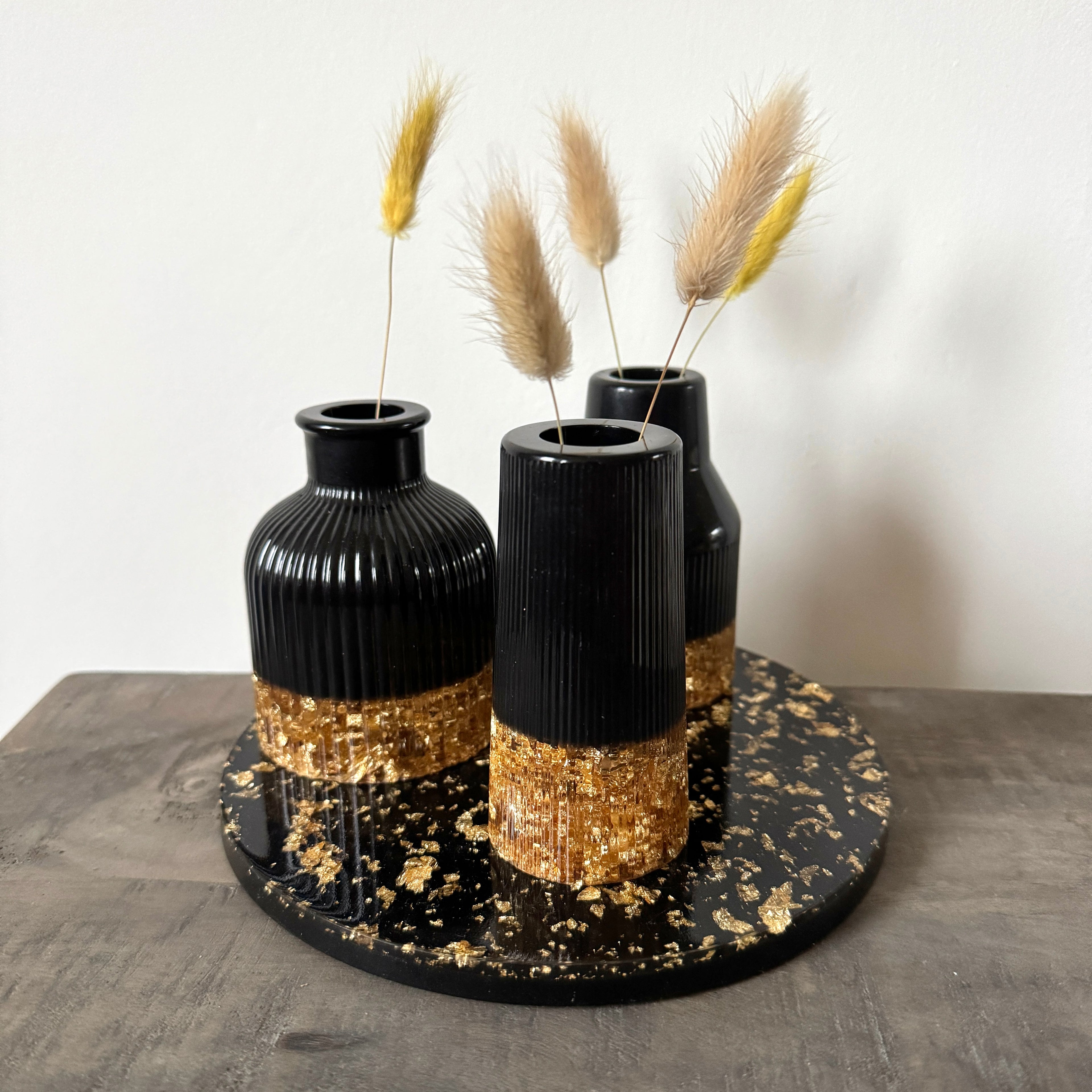 Rundes Plateau schwarz und Flocken