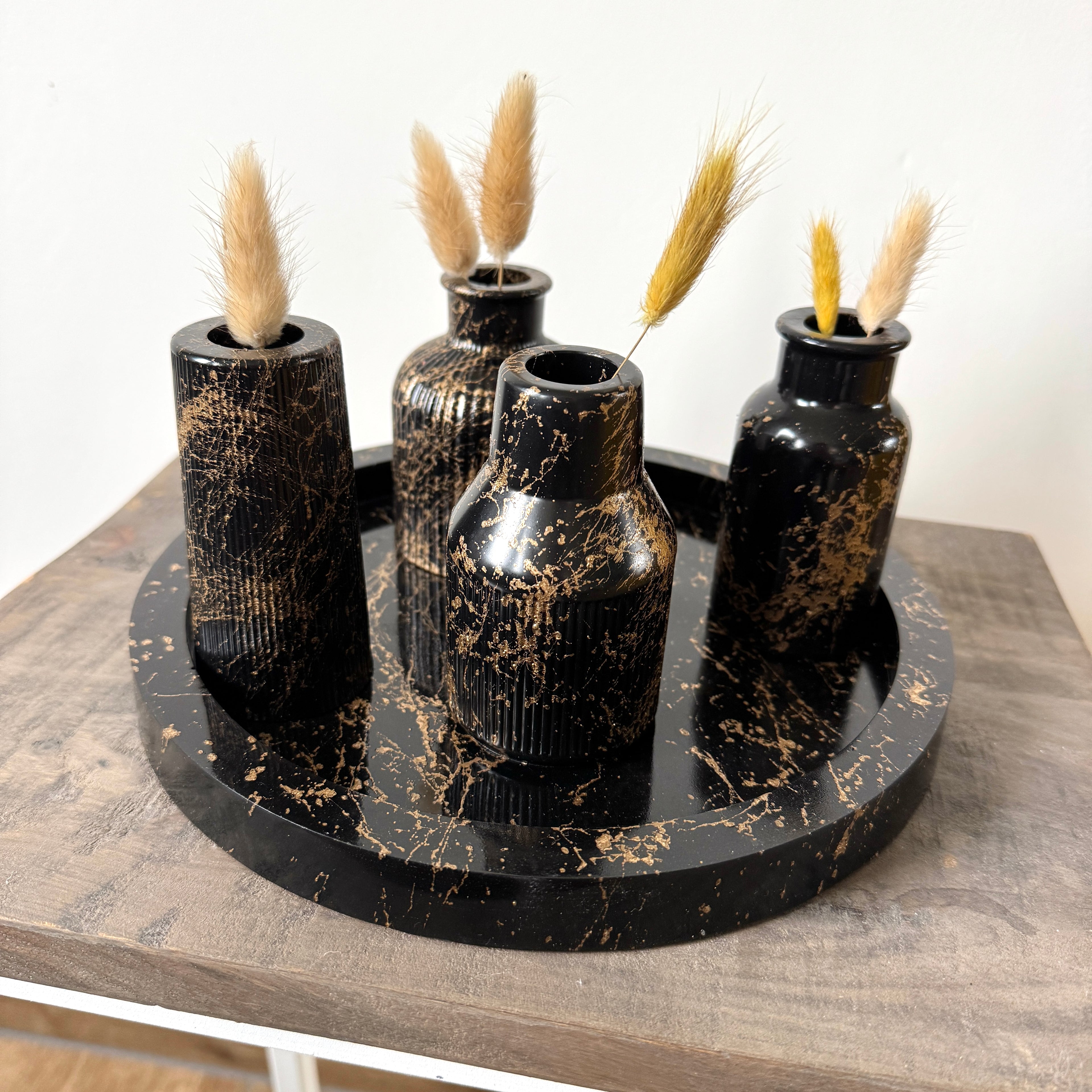 Rundes Plateau mit erhabenem Rand in Marmoroptik