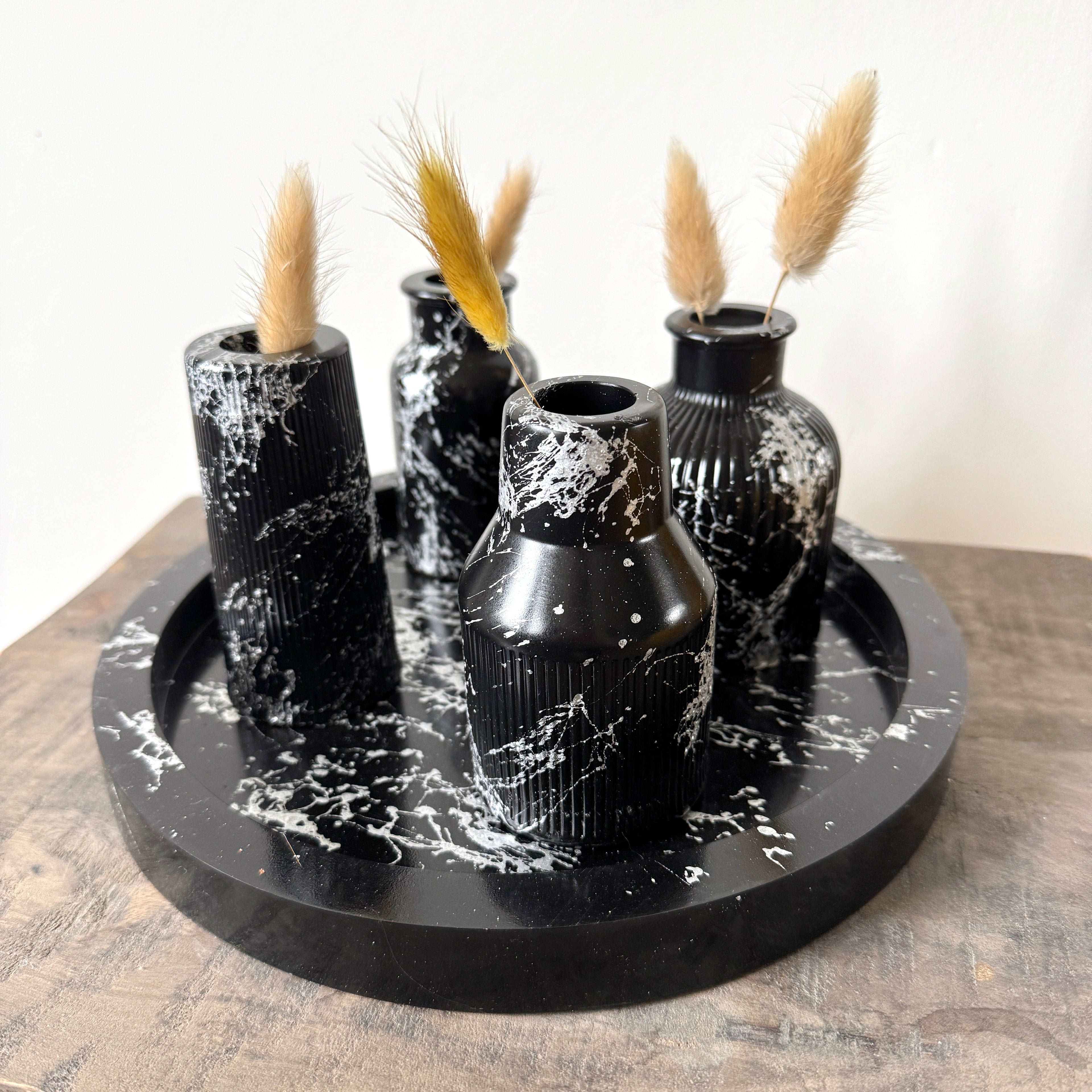 Rundes Plateau mit erhabenem Rand in Marmoroptik