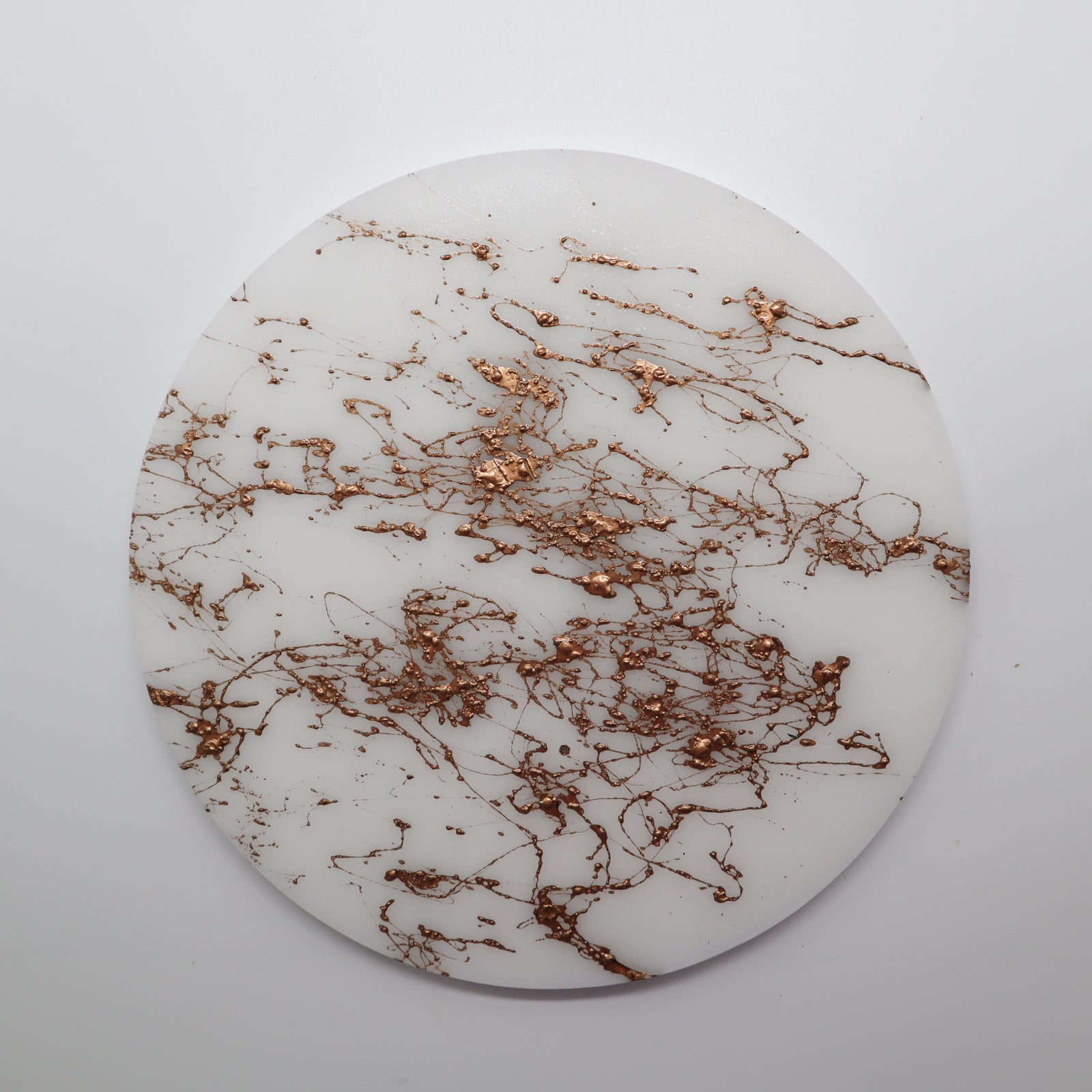 Rundes Plateau aus weißem Marmor