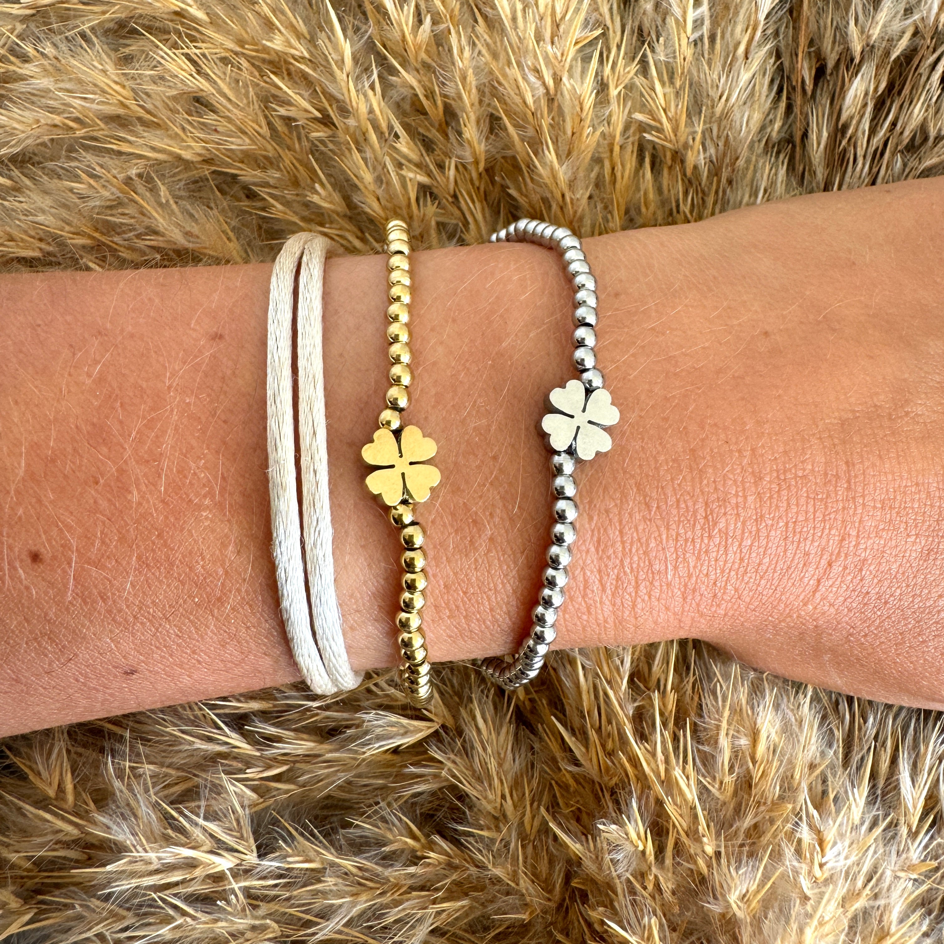 Edelstahlperlenarmband mit Kleeblatt