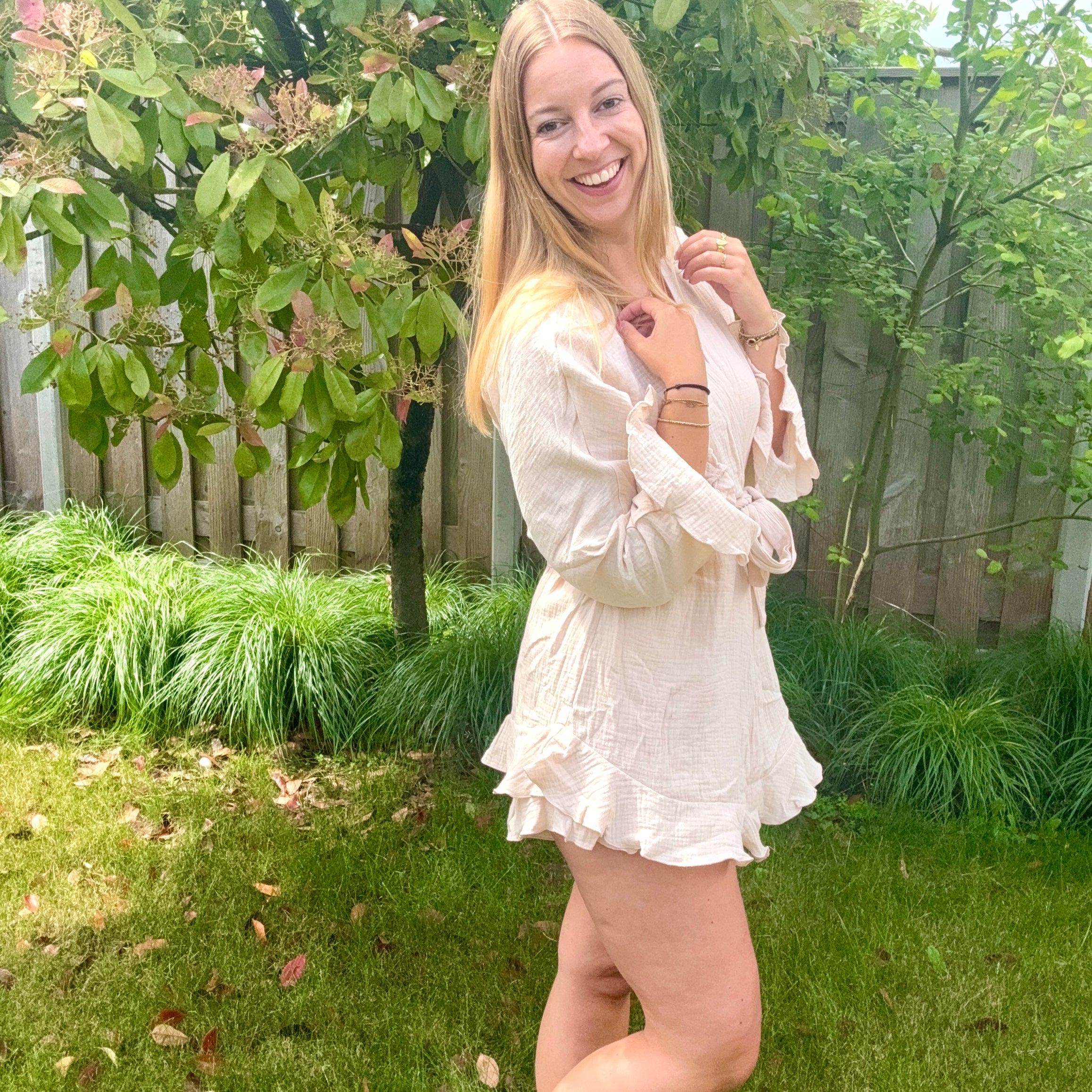 Zweiteiliges passendes Set beige