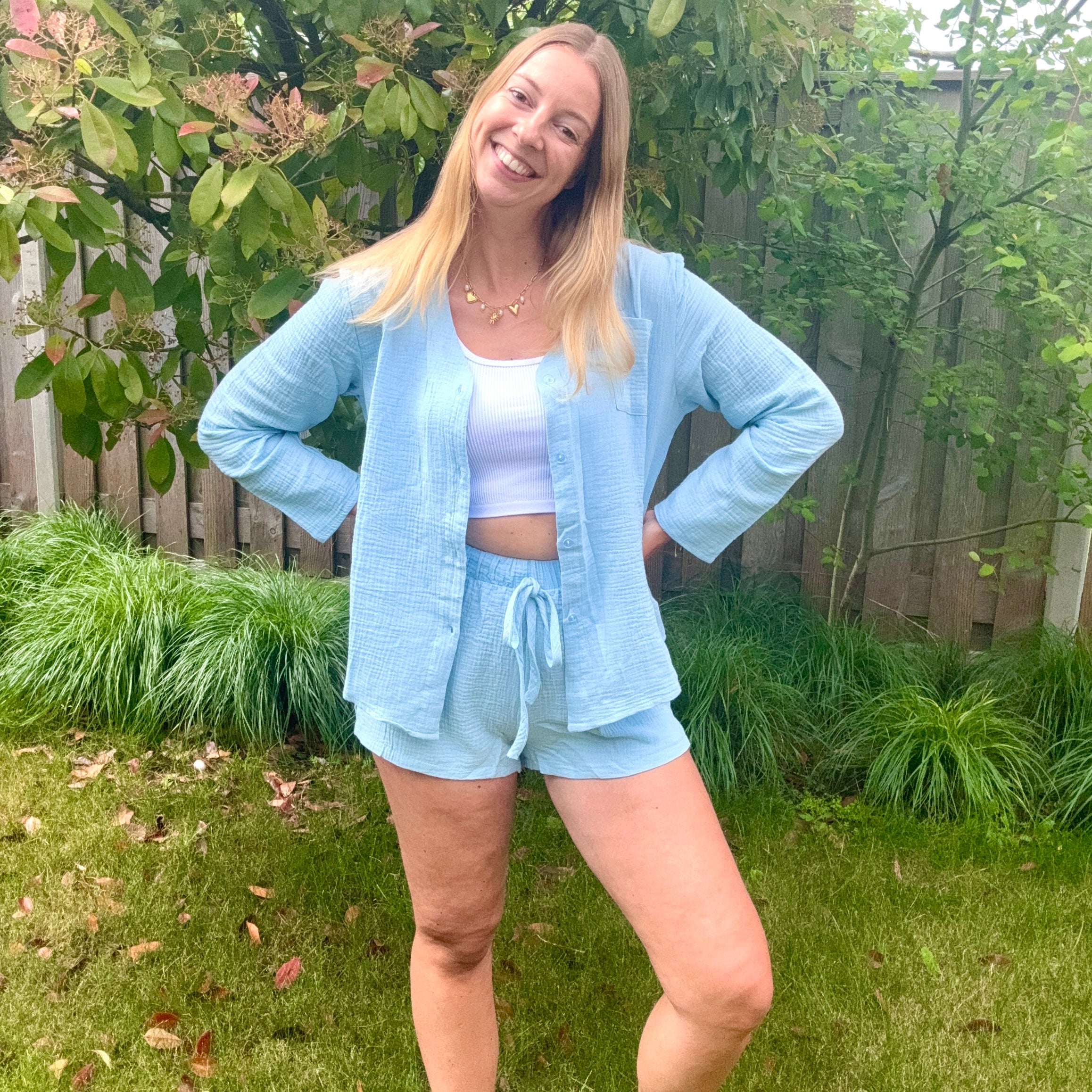 Zweiteiliges passendes Set blau