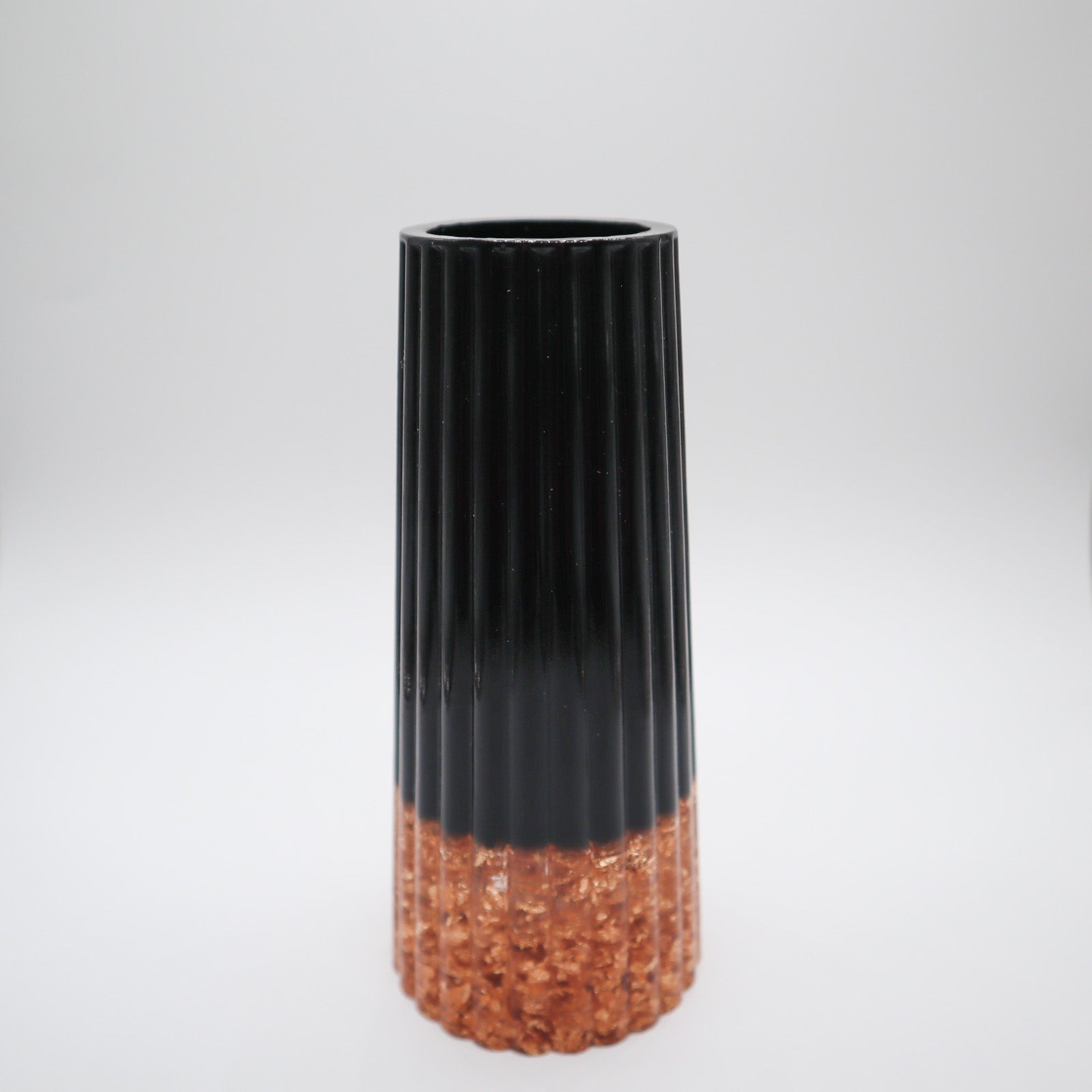 Hoge vaas zwart en goudvlokken