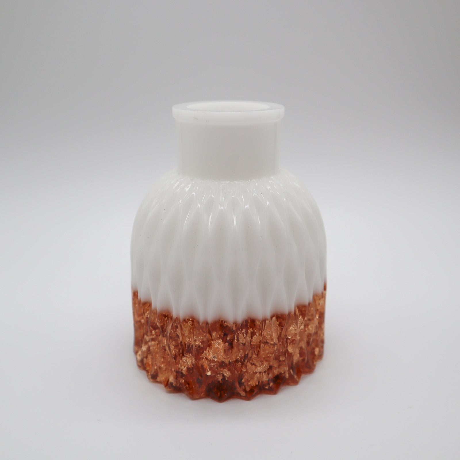 Vaas wit met vlokken