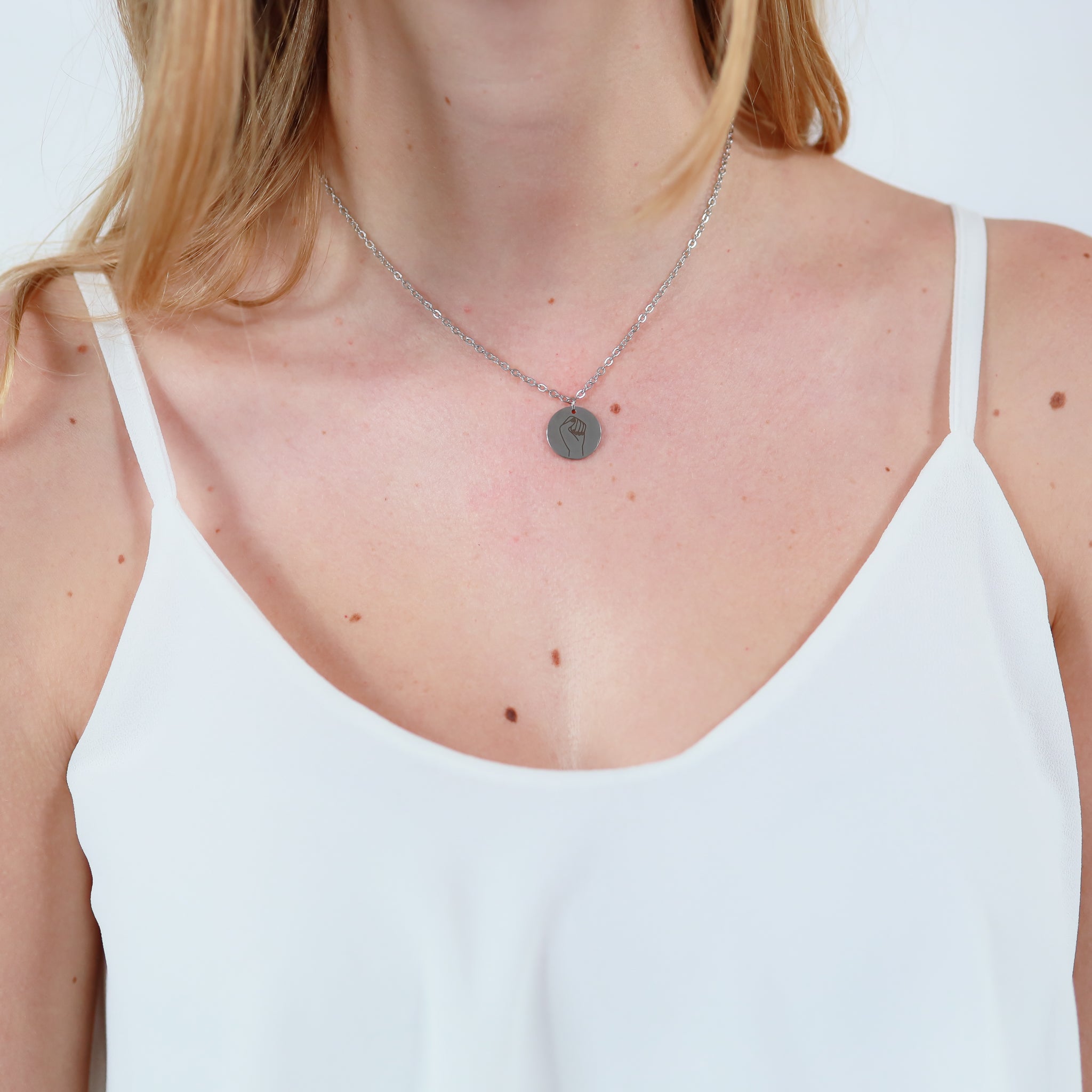 Ketting vrouwen vuist